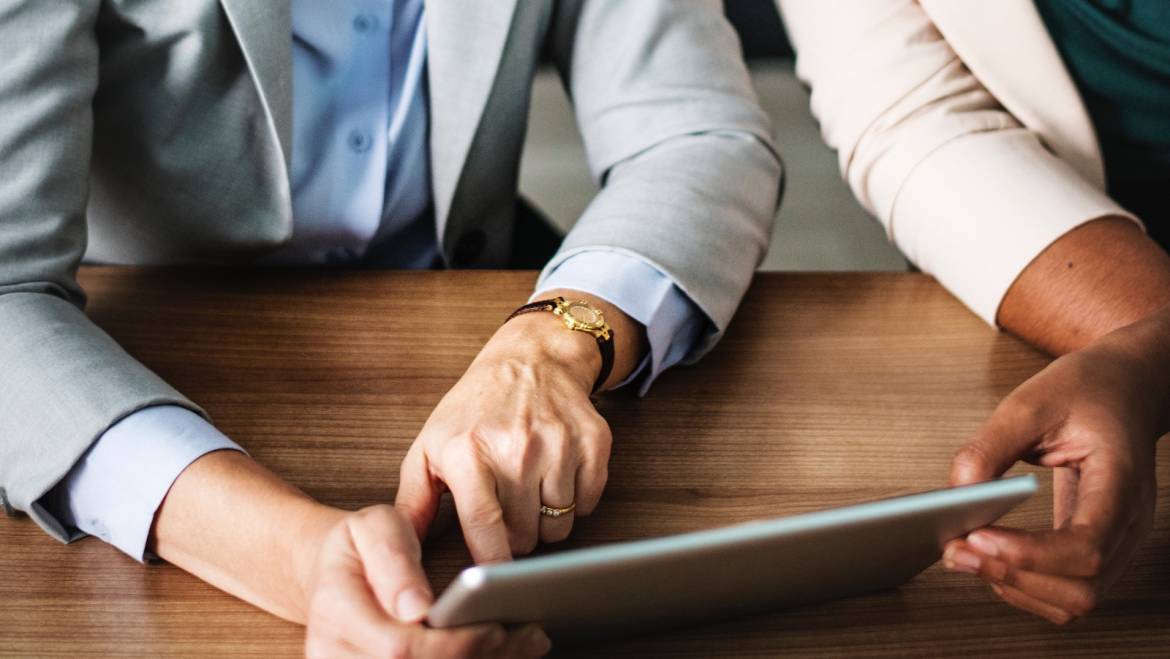 Lo socios minoritarios ¿Pueden solicitar al Registrador que nombre a un auditor para que revise las cuentas de la empresa?