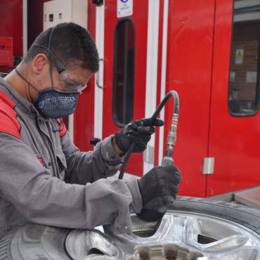 COVID-19. El Ministeri de Transports autoritza la presència de dues persones en vehicles de transport de mercaderies i permet l’obertura de tallers de reparació i manteniment de vehicles