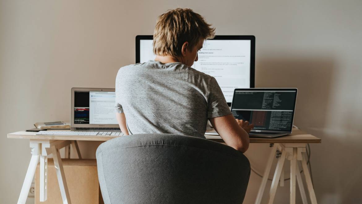 Teletrabajo: el tiempo de los cortes de luz o internet deben computar como trabajado