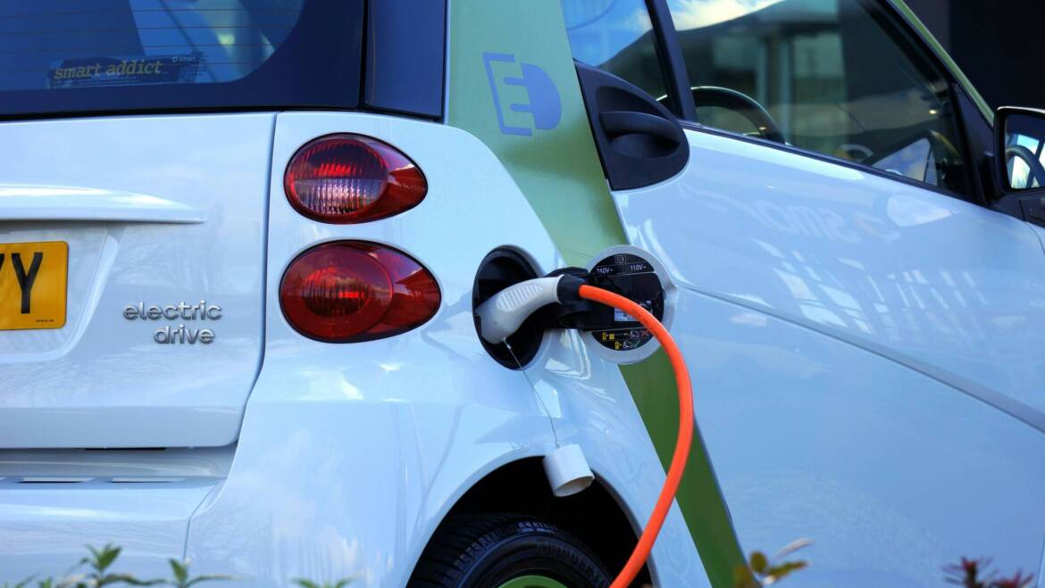 Obligación de declarar en situaciones especiales, deducciones por obras y vehículos eléctricos en el IRPF: Hacienda aclara su validez en 2025 tras la derogación del RDL 9/2024