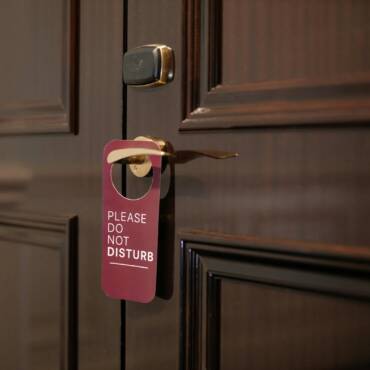 La Agencia Española de Protección de Datos (AEPD) prohíbe solicitar copias del DNI en hospedajes