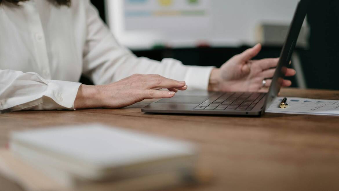 Del trabajo remoto al presencial ¿Cuándo puede la empresa exigir el retorno?