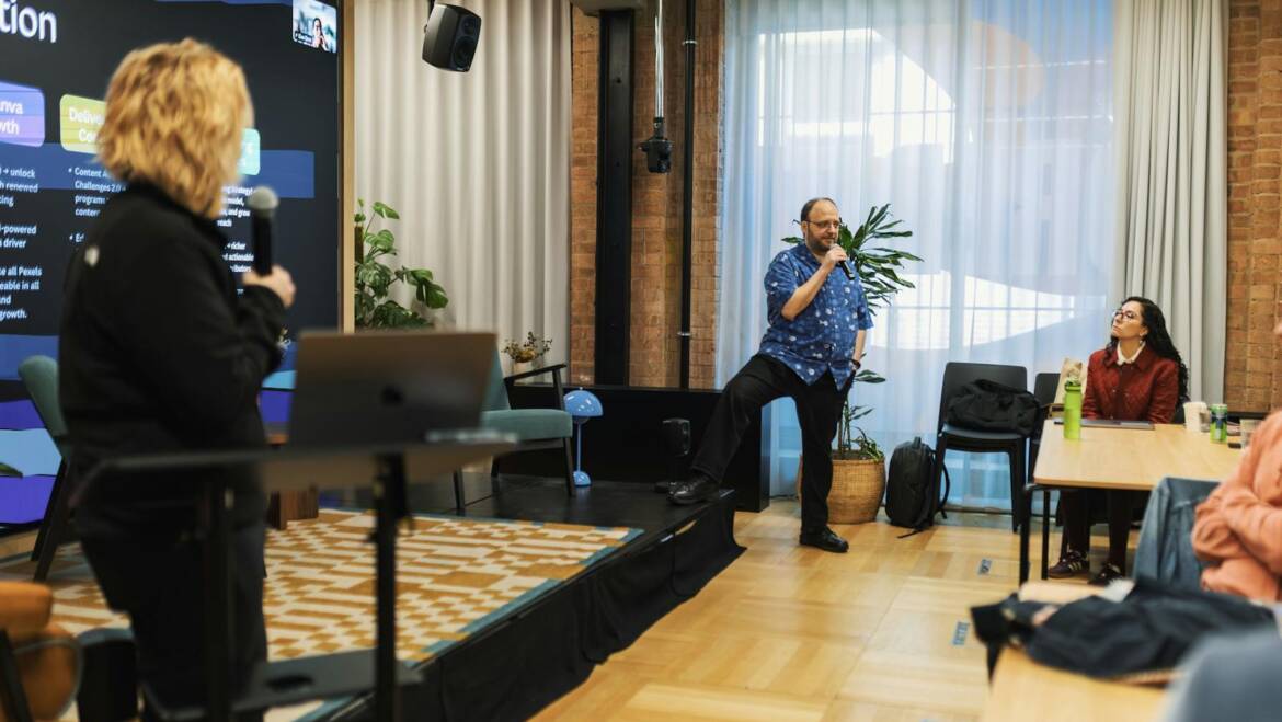 El Govern endureix el contracte formatiu per garantir formació real i protecció laboral